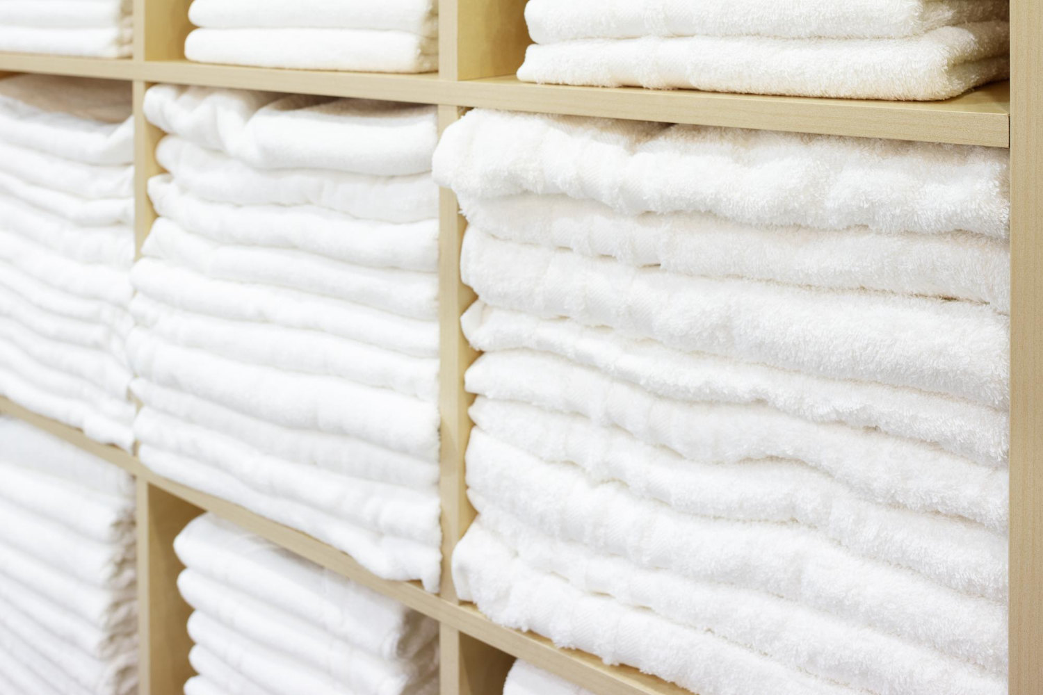 Vacation rental bedding and linen service